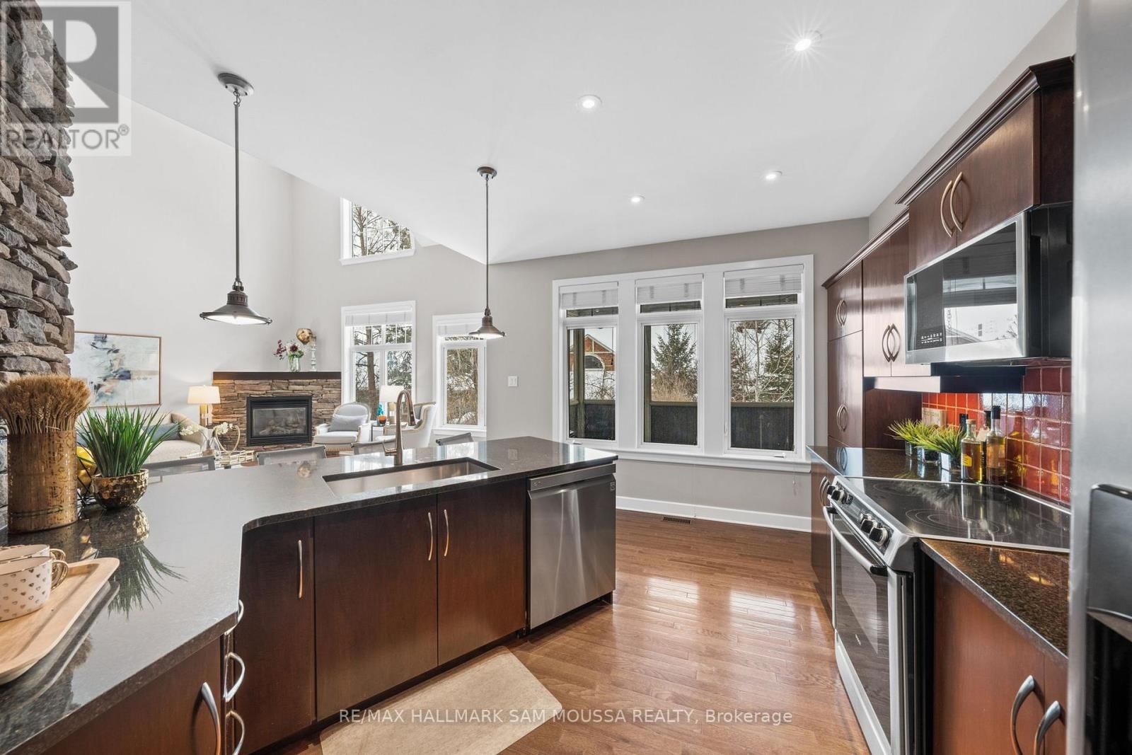 25 MARSH SPARROW PRIVATE Image 18