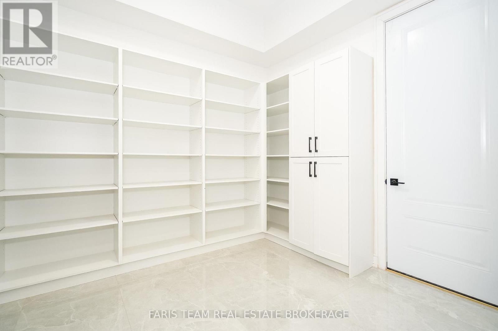 409381 GREY ROAD 4 Image 13