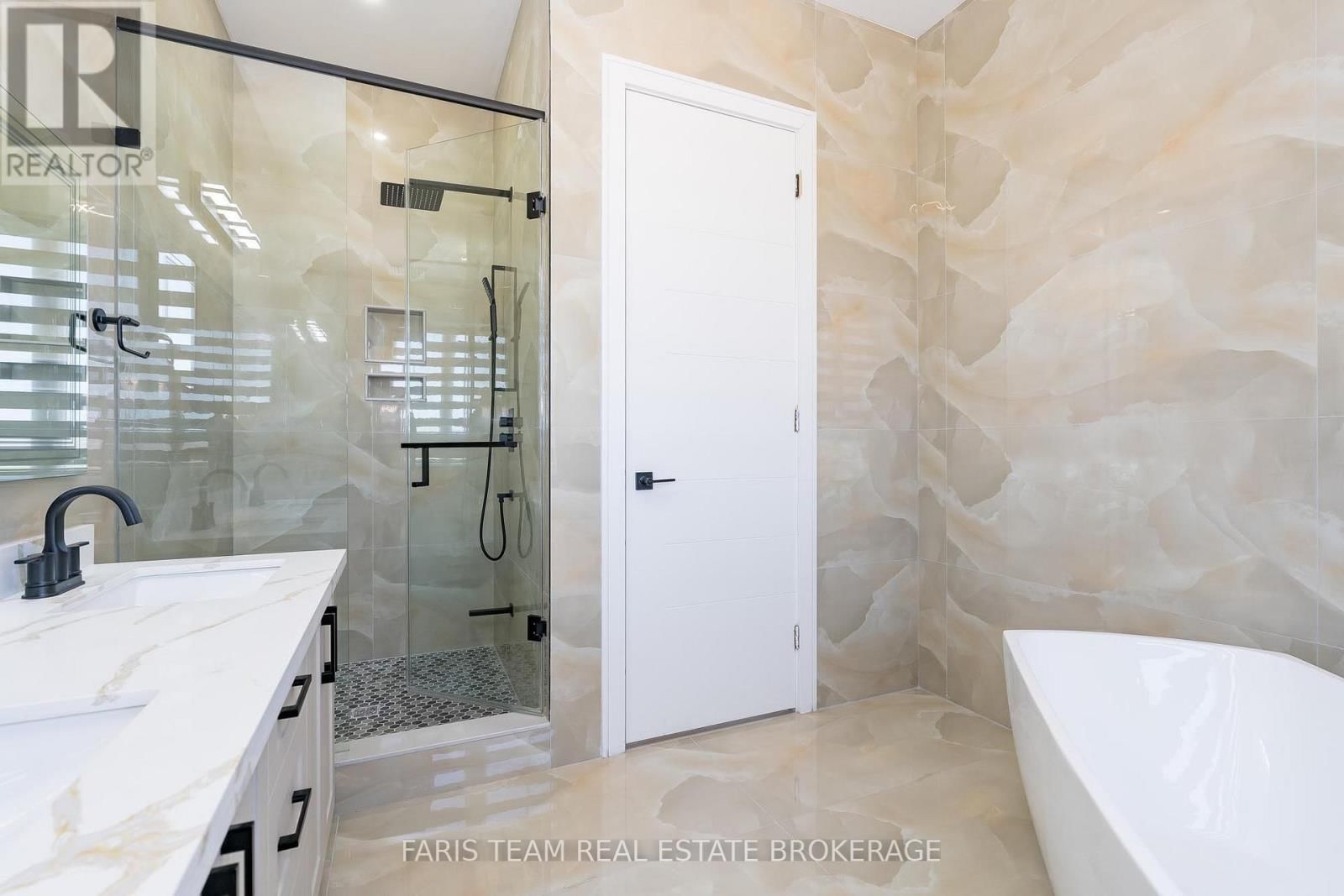 409381 GREY ROAD 4 Image 19