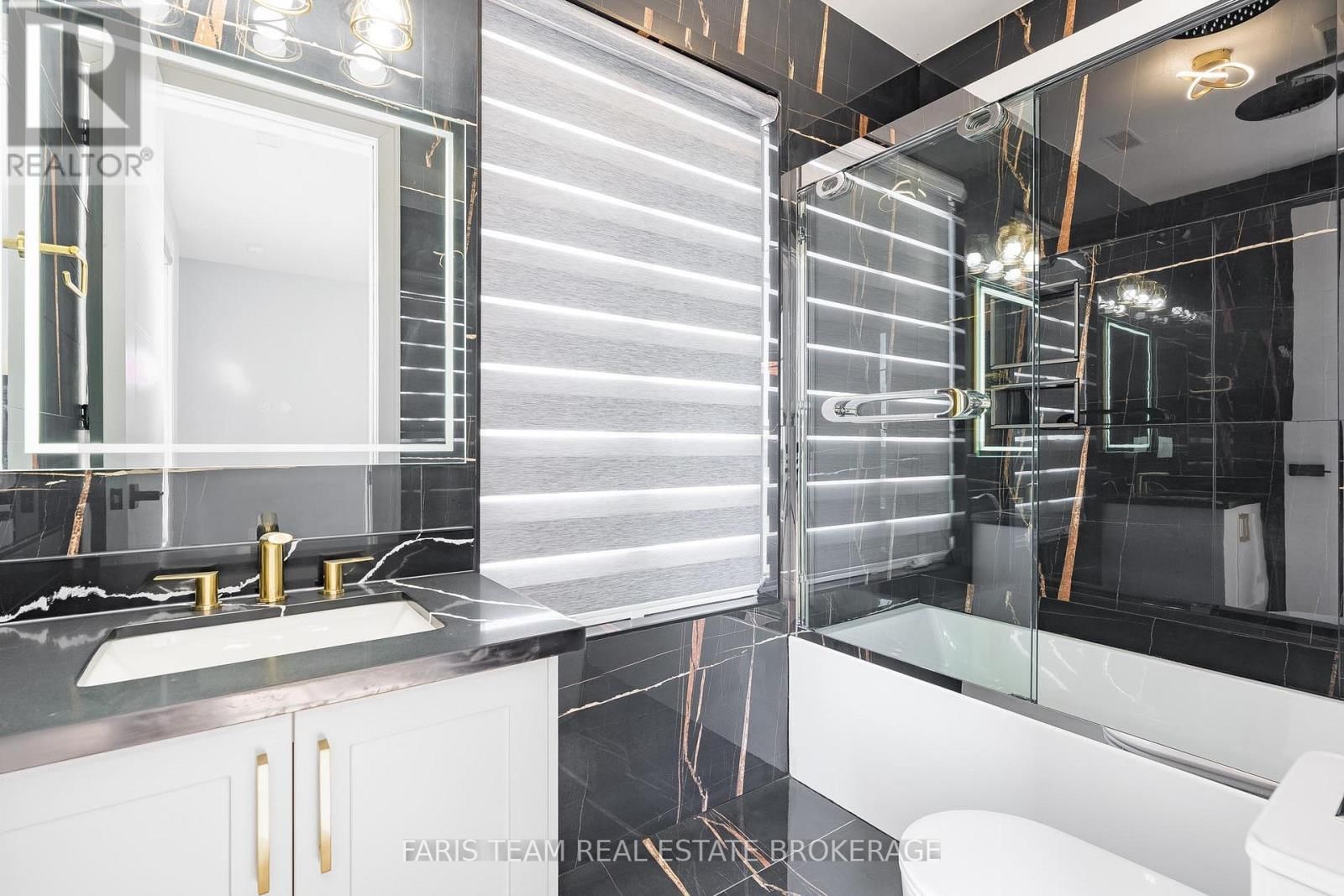 409381 GREY ROAD 4 Image 35