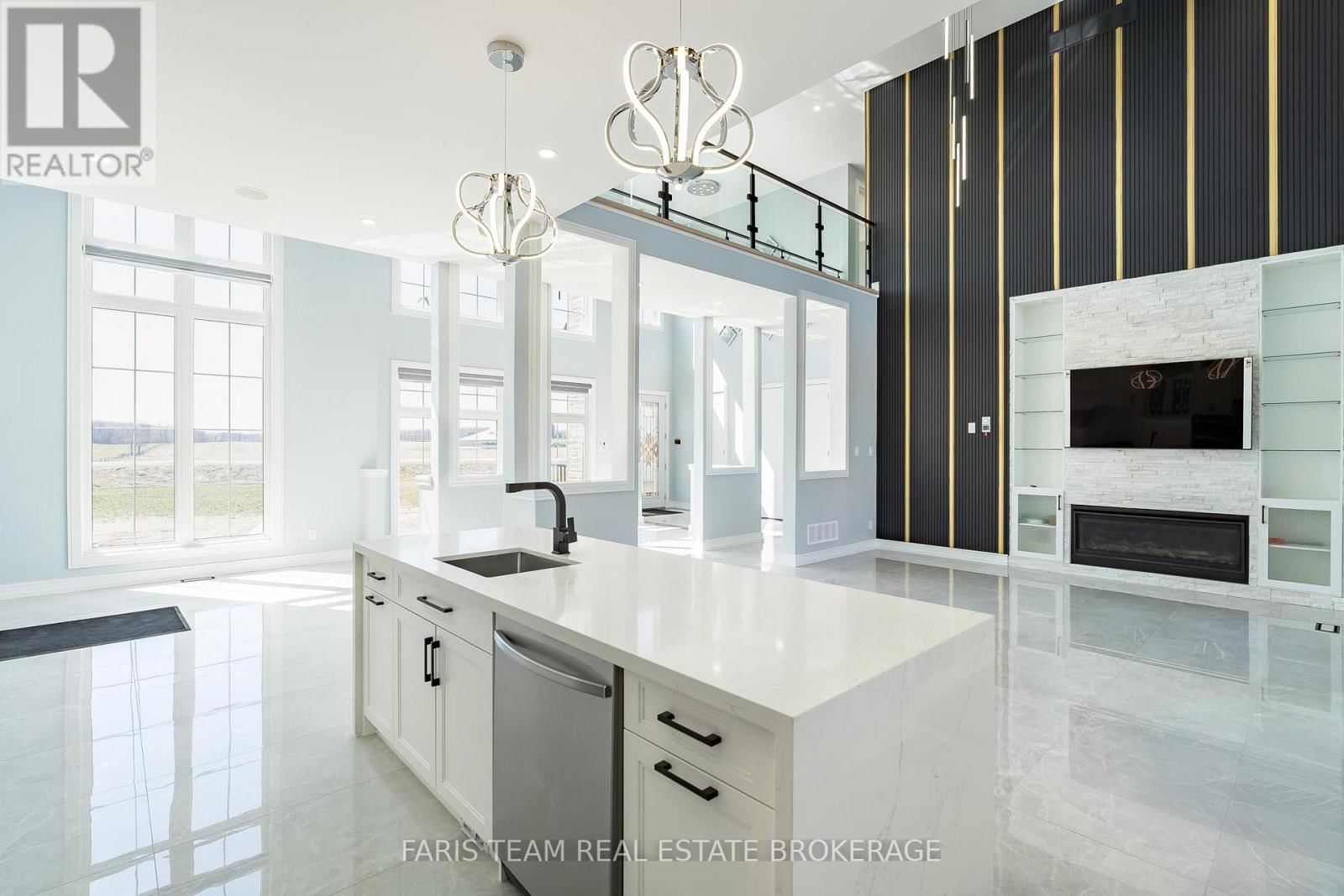 409381 GREY ROAD 4 Image 4