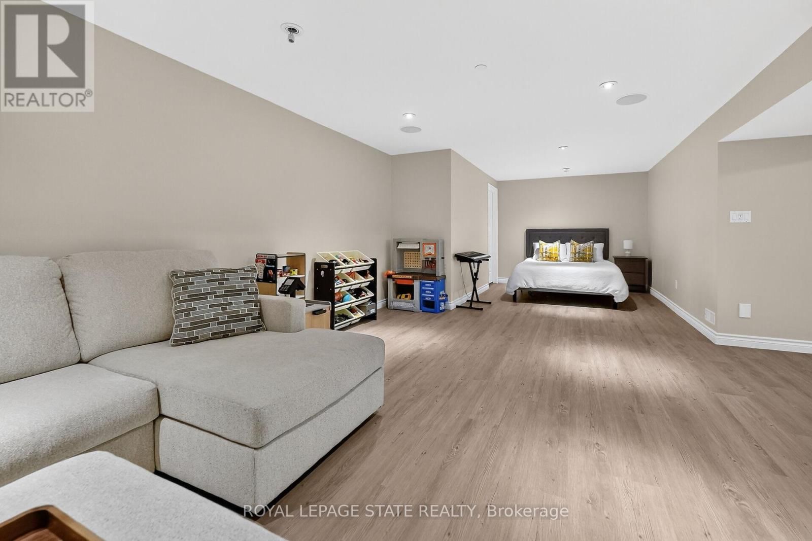 40 PARKWOOD ROAD Image 41