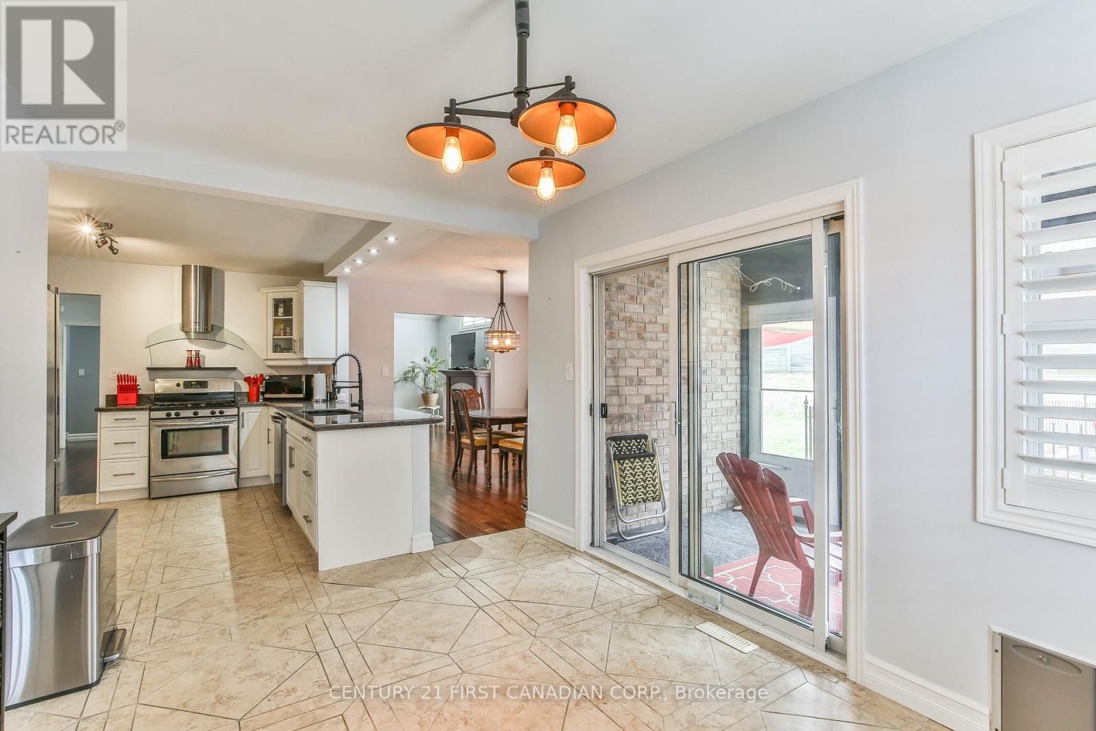 24 LINWOOD DRIVE Image 12