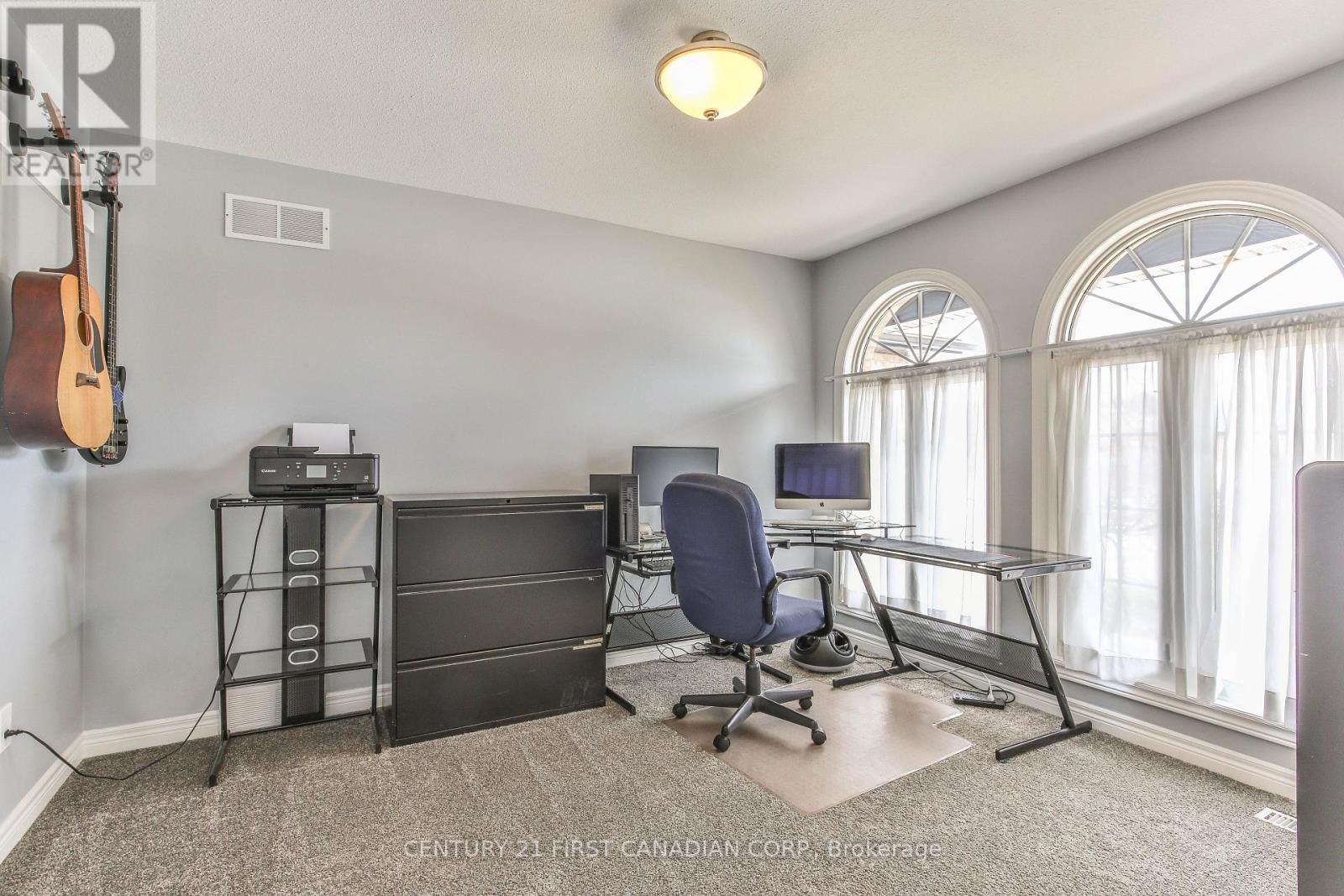 24 LINWOOD DRIVE Image 17