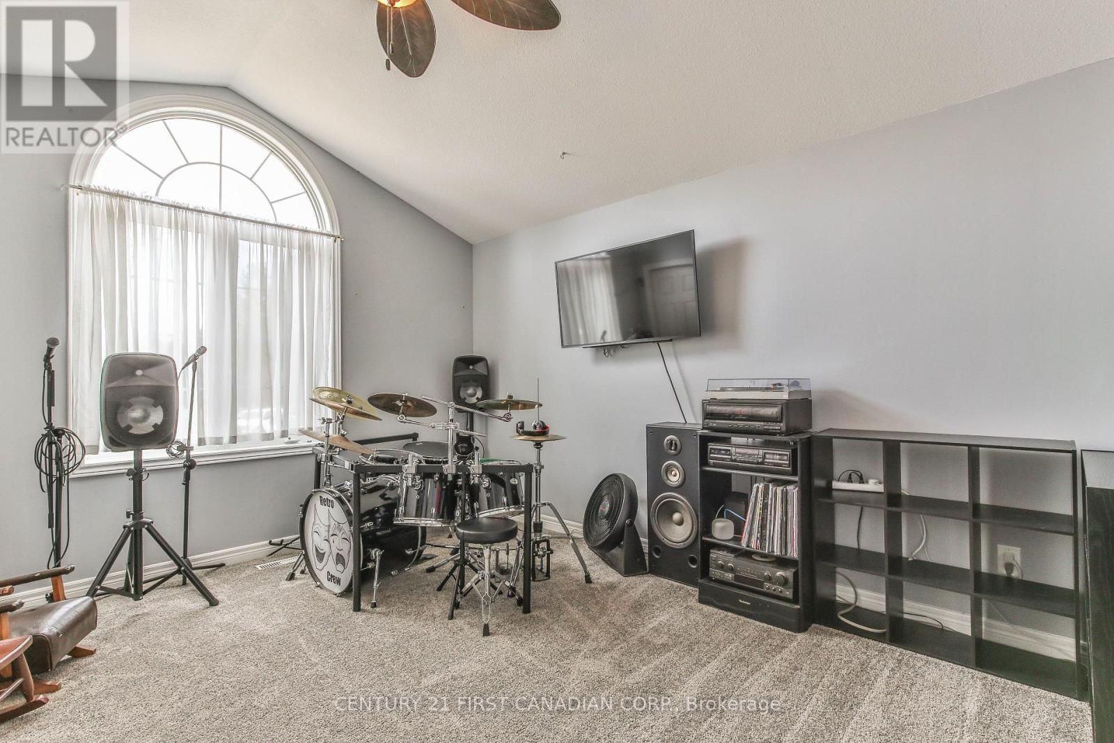 24 LINWOOD DRIVE Image 18