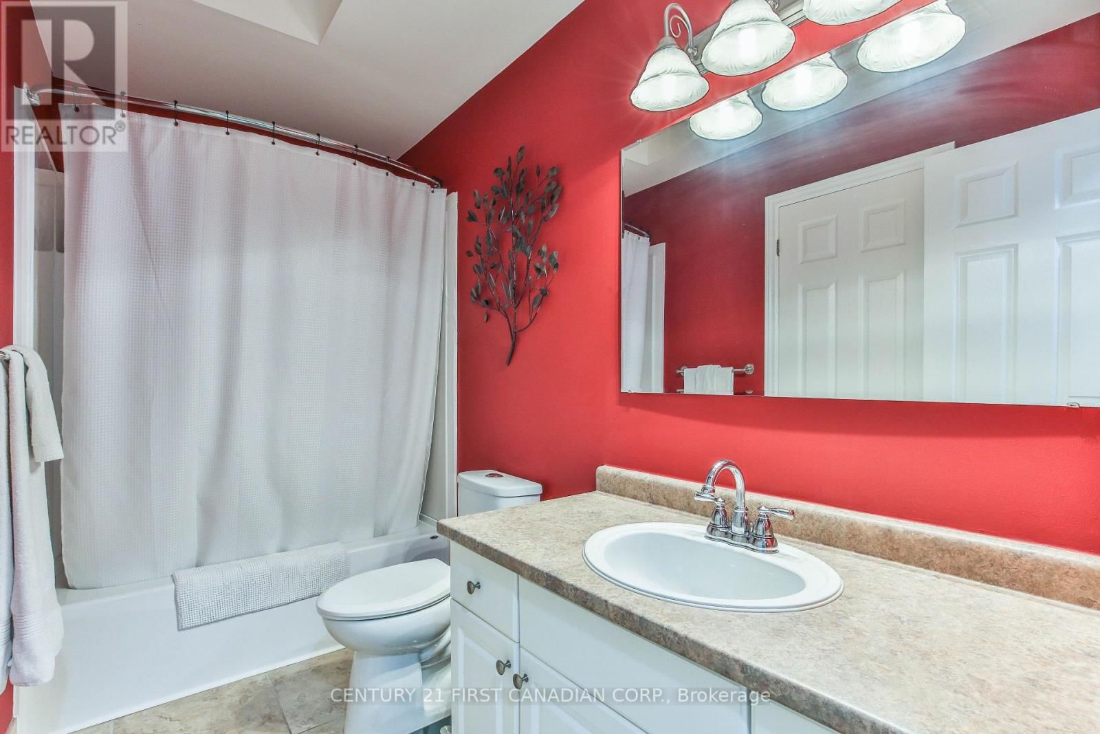 24 LINWOOD DRIVE Image 19