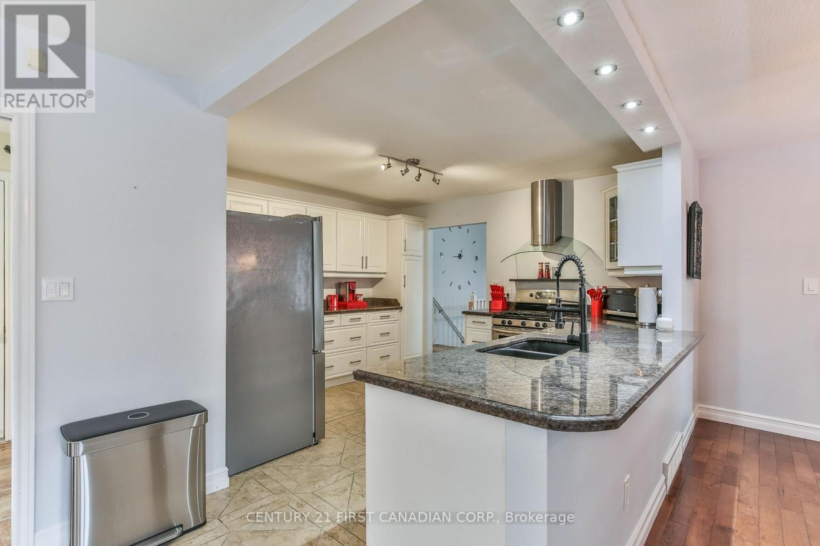 24 LINWOOD DRIVE Image 5