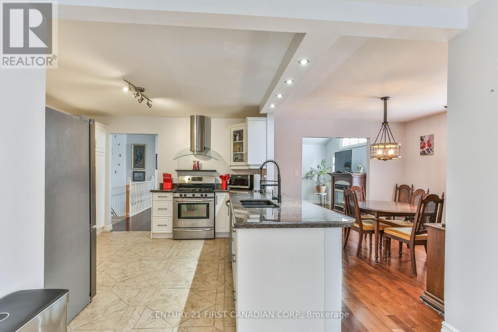 24 LINWOOD DRIVE Image 6