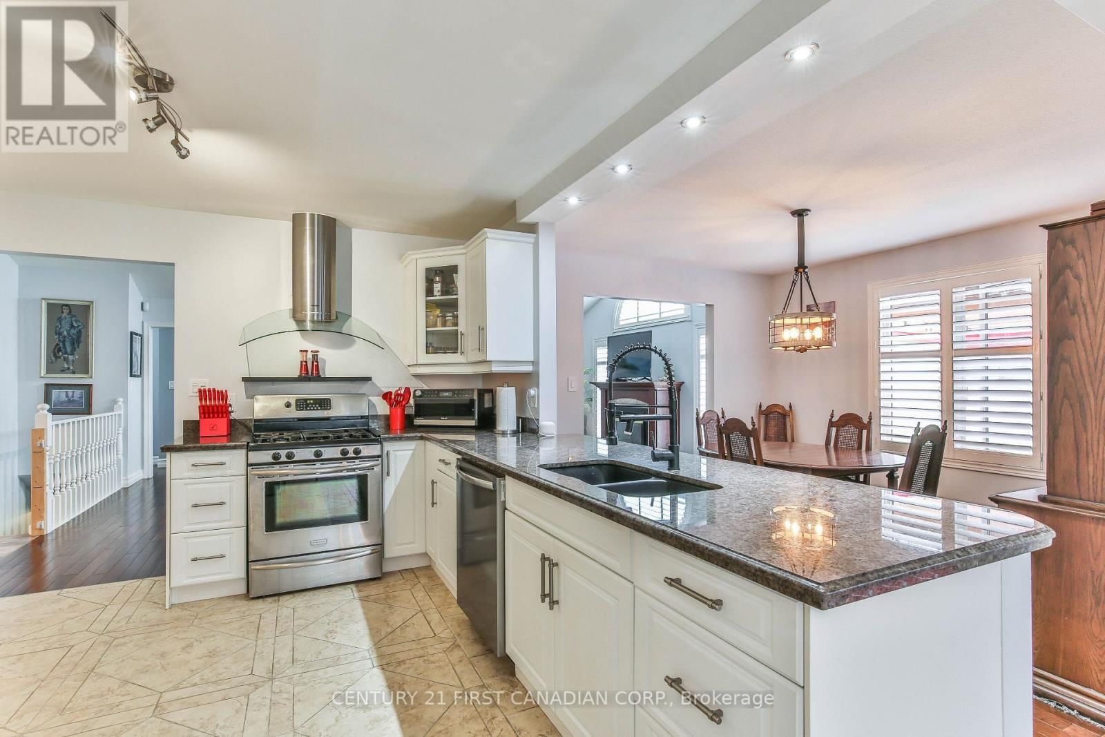 24 LINWOOD DRIVE Image 7