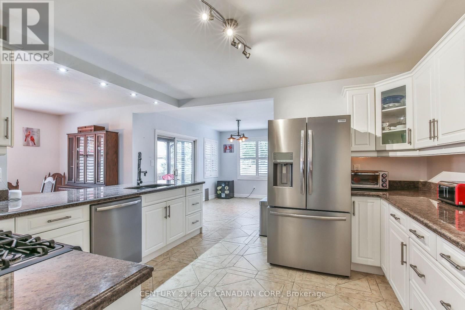 24 LINWOOD DRIVE Image 8