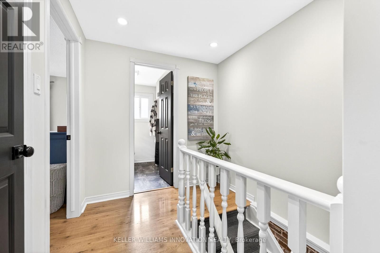 19 GRAND AVENUE Image 28