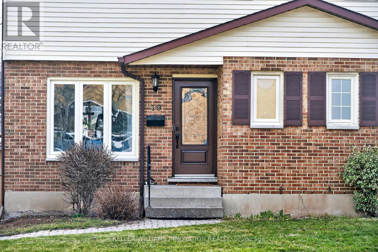 19 GRAND AVENUE Image 3