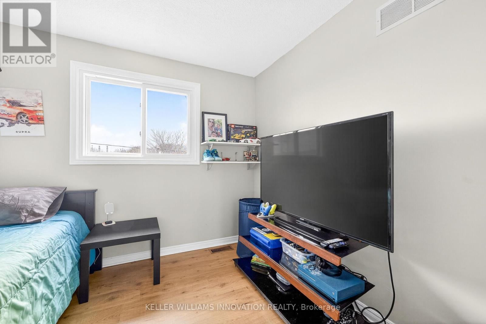 19 GRAND AVENUE Image 30