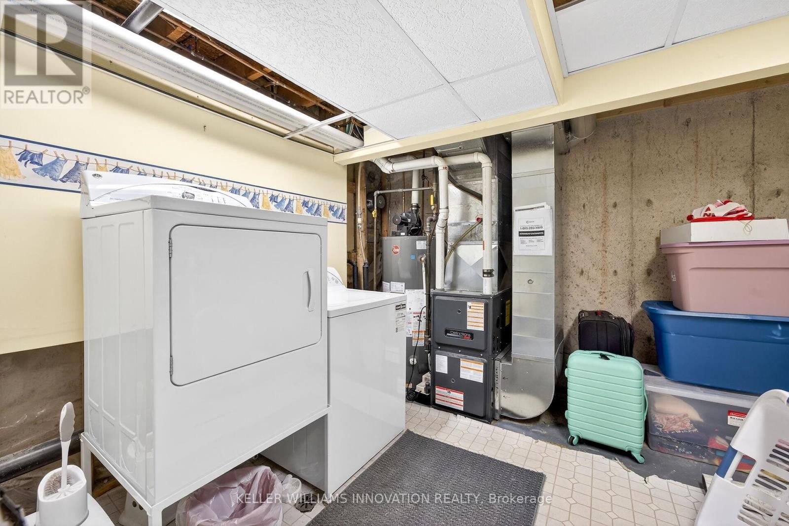 19 GRAND AVENUE Image 36