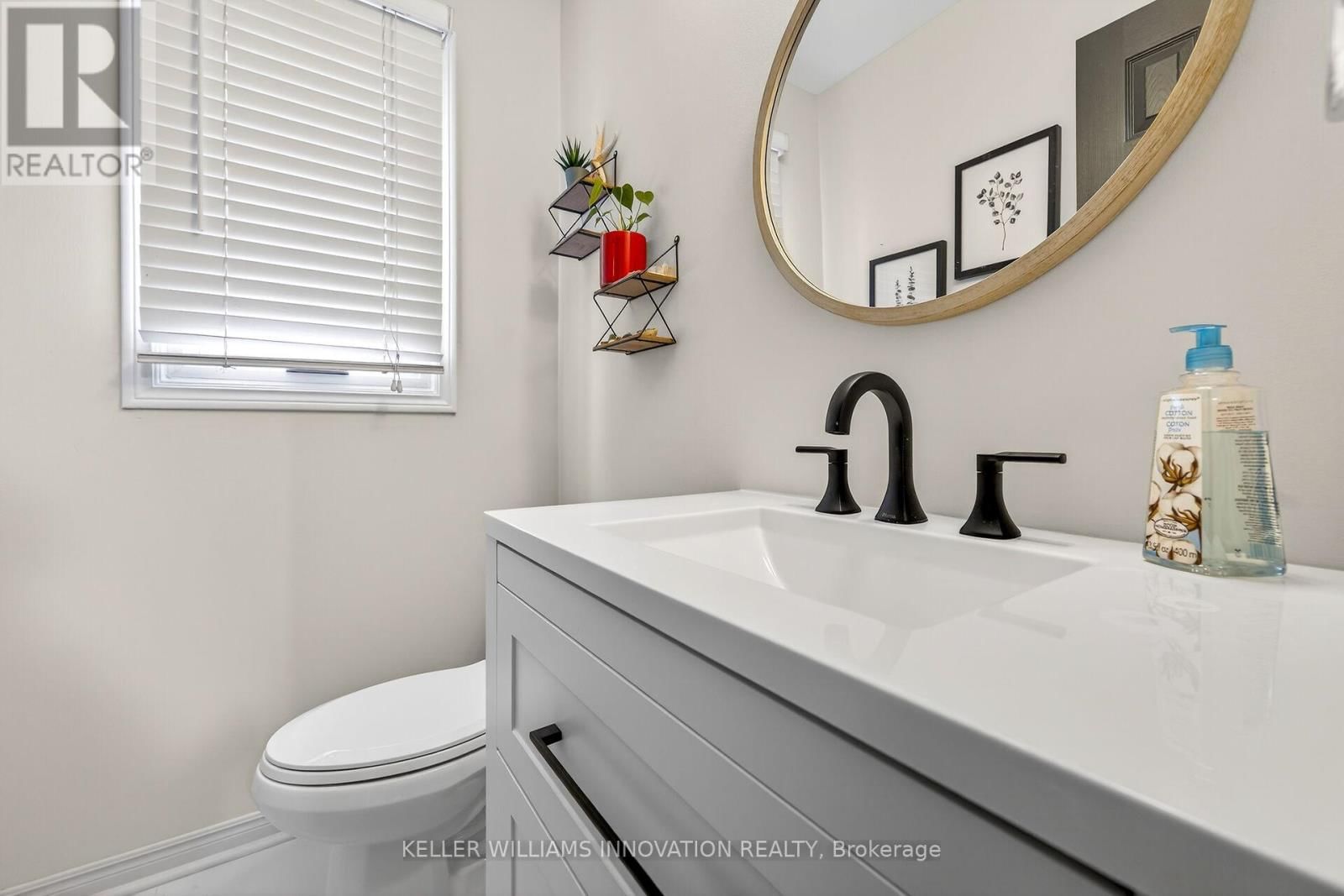 19 GRAND AVENUE Image 39