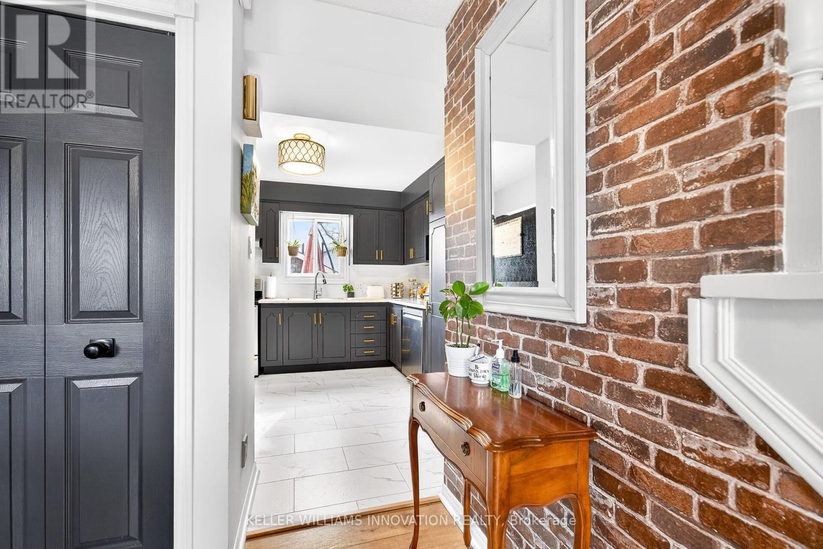 19 GRAND AVENUE Image 4