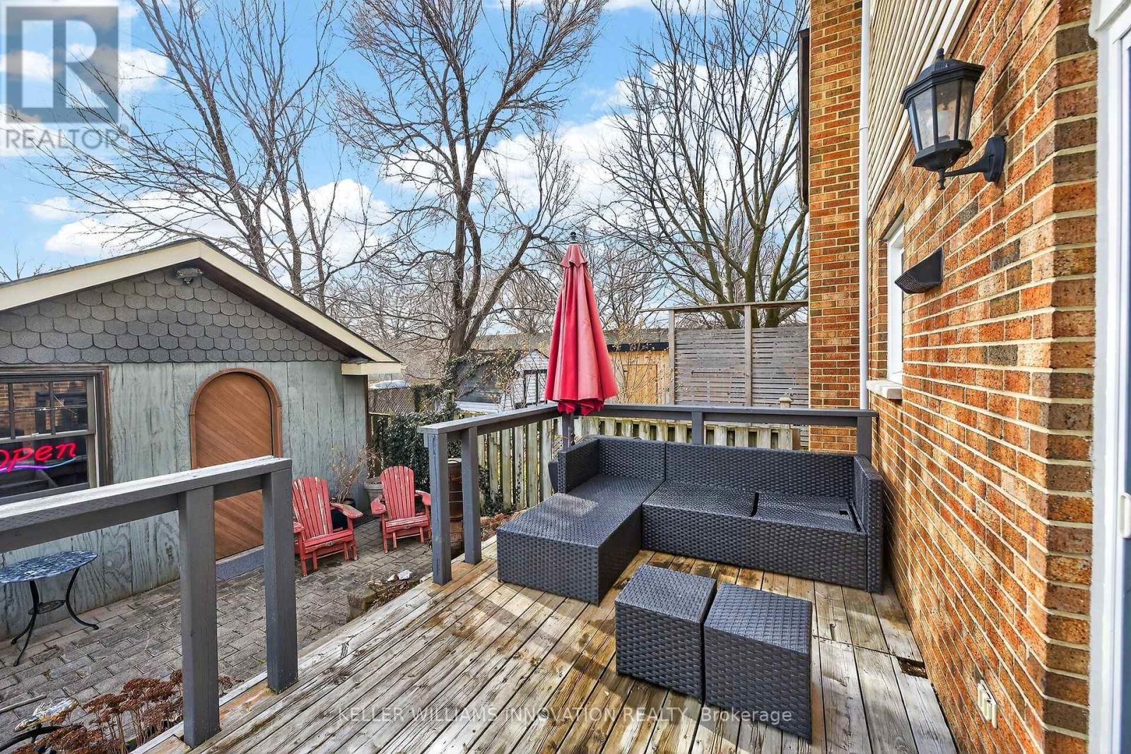 19 GRAND AVENUE Image 43