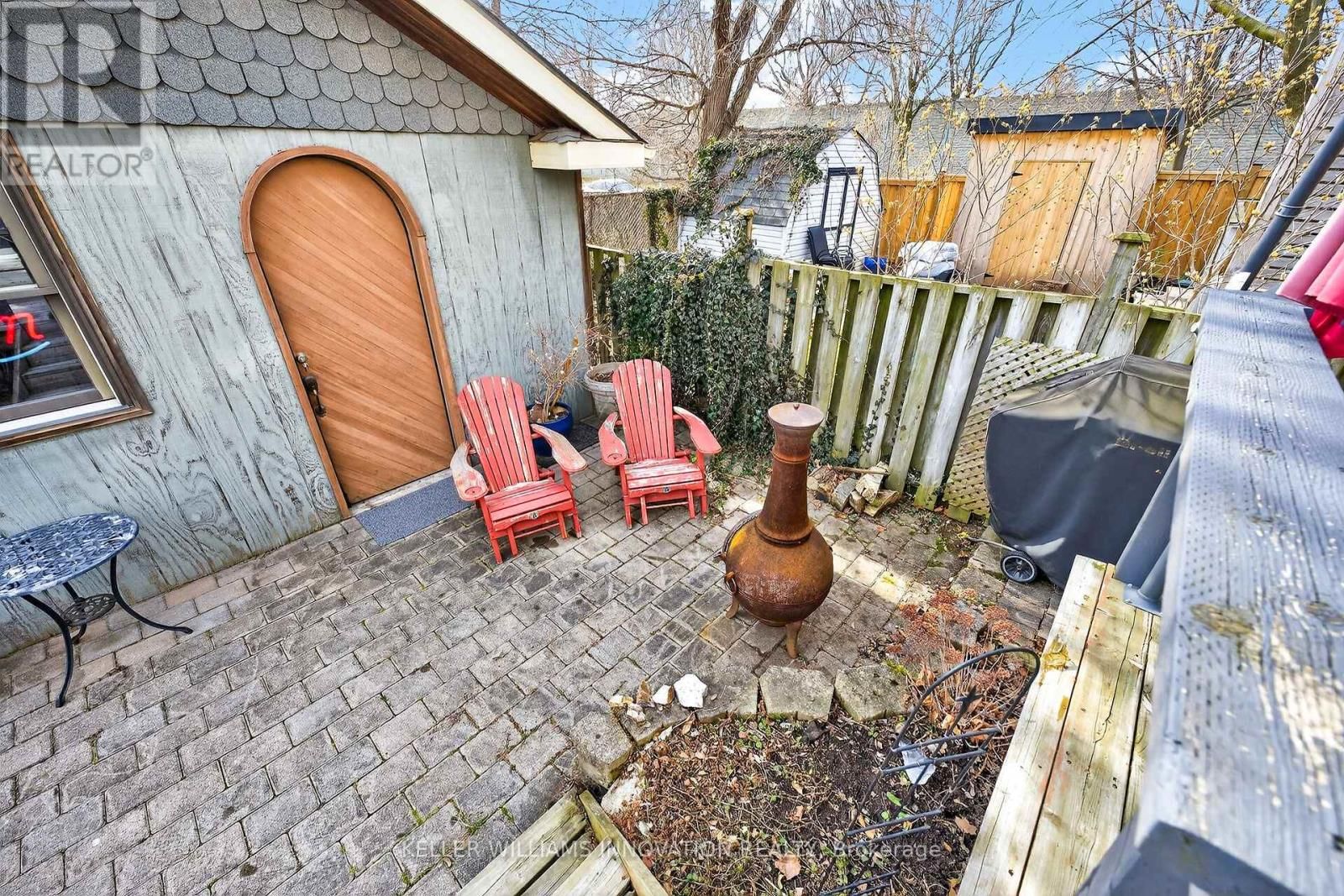 19 GRAND AVENUE Image 44