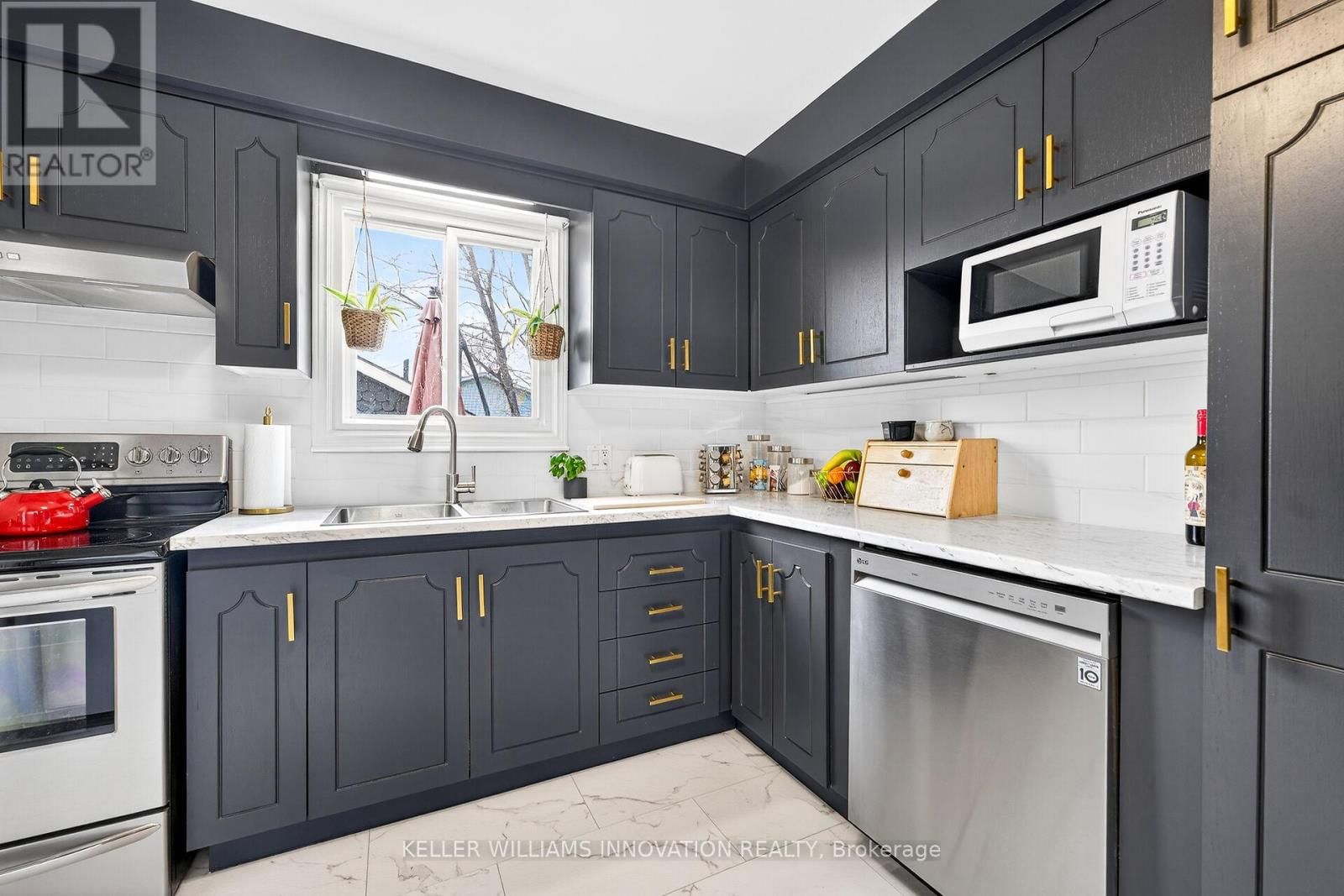 19 GRAND AVENUE Image 5