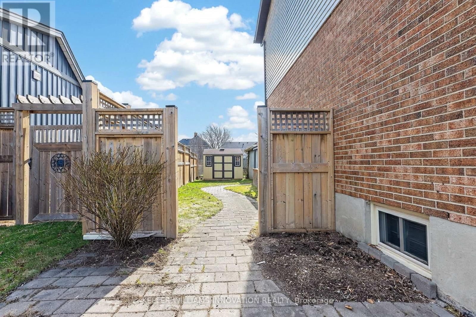 19 GRAND AVENUE Image 50