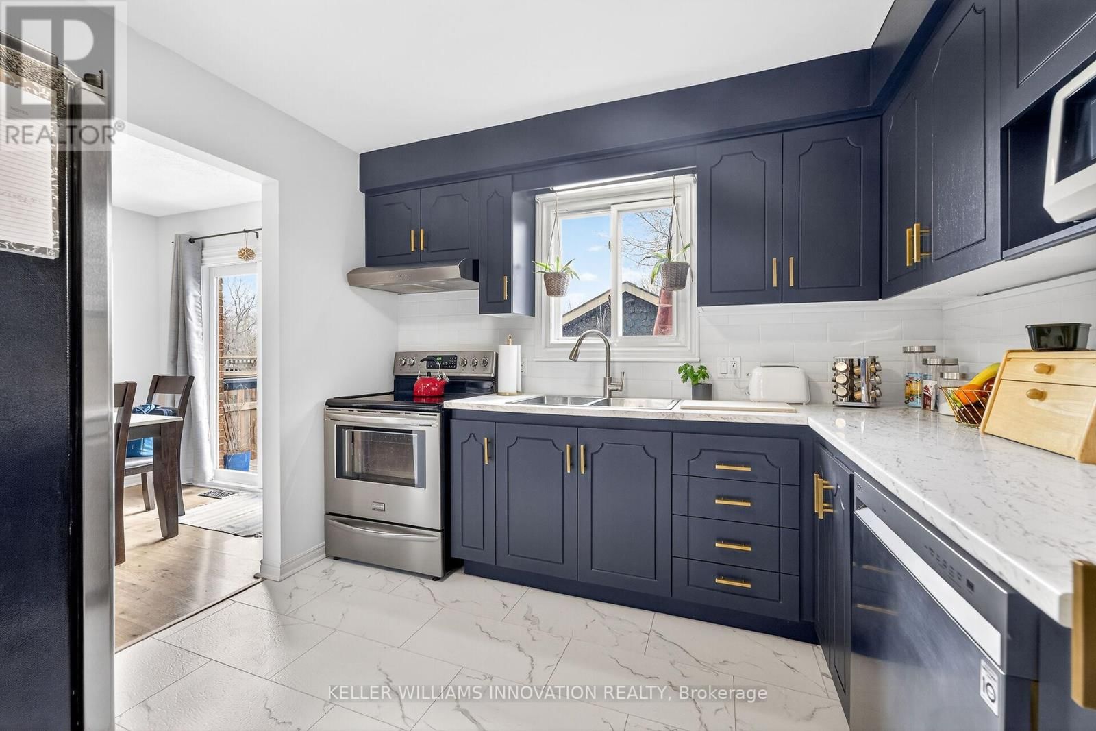 19 GRAND AVENUE Image 6