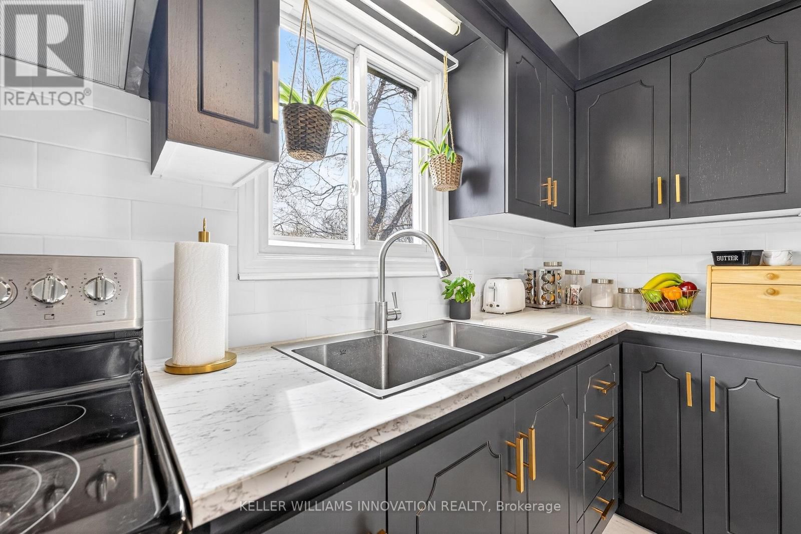 19 GRAND AVENUE Image 8