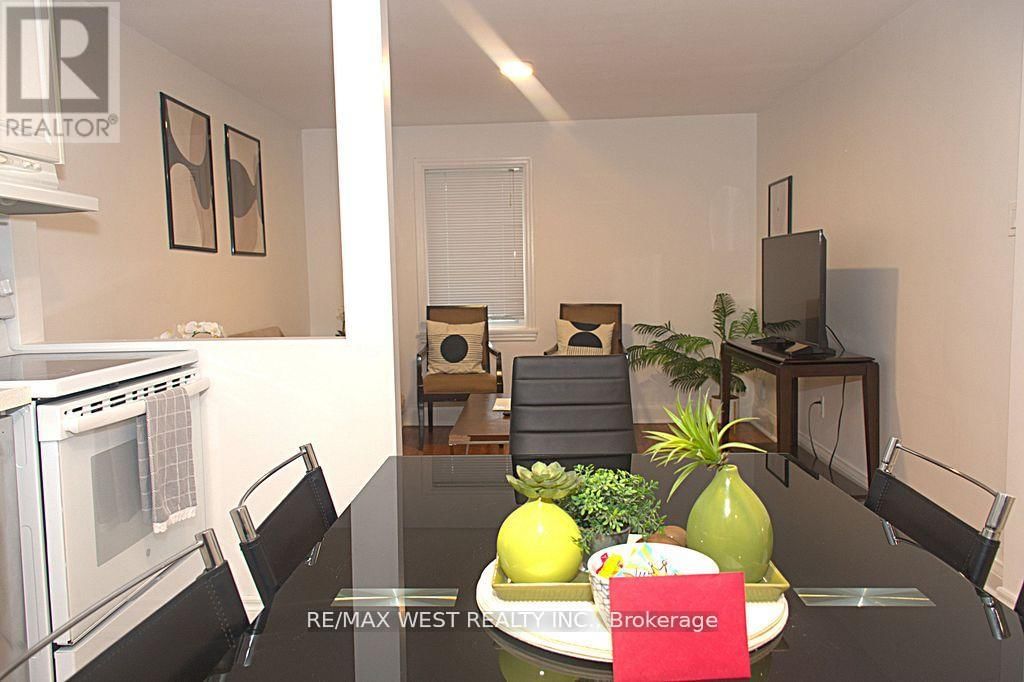 5177 KITCHENER STREET Image 18