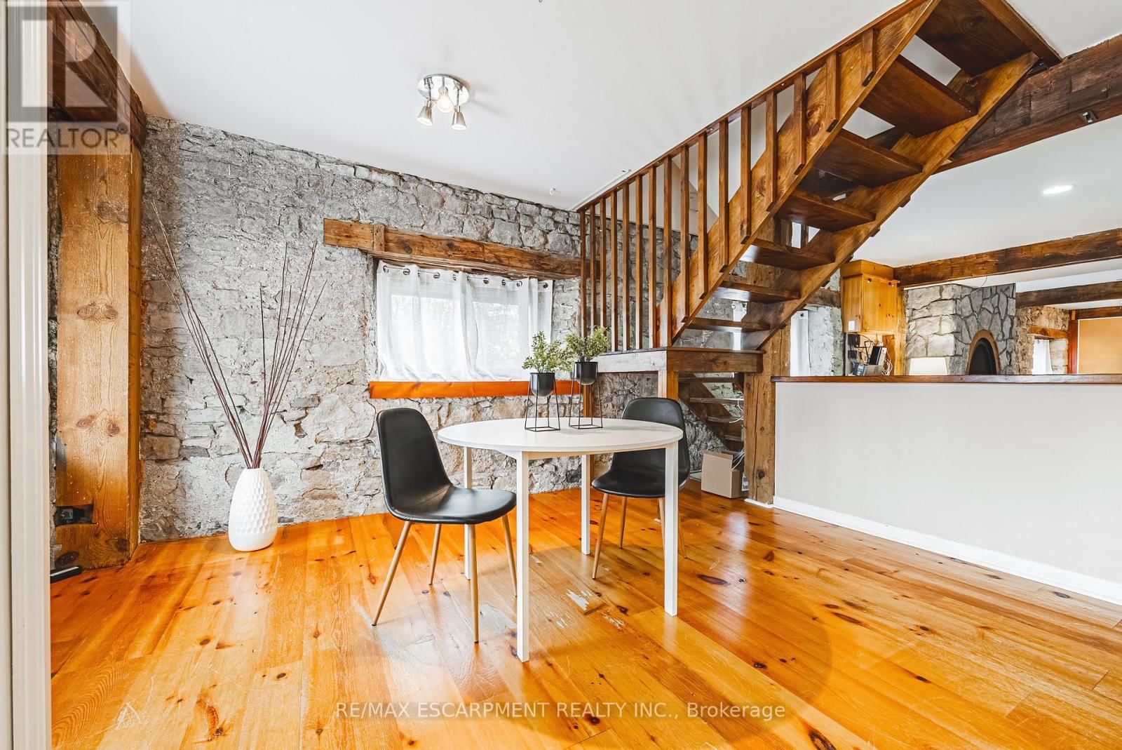 110 FREELTON ROAD Image 11