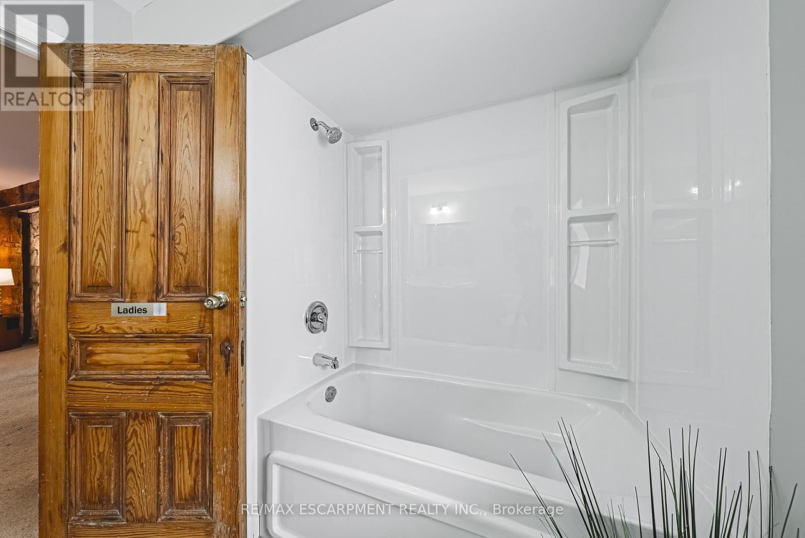 110 FREELTON ROAD Image 15