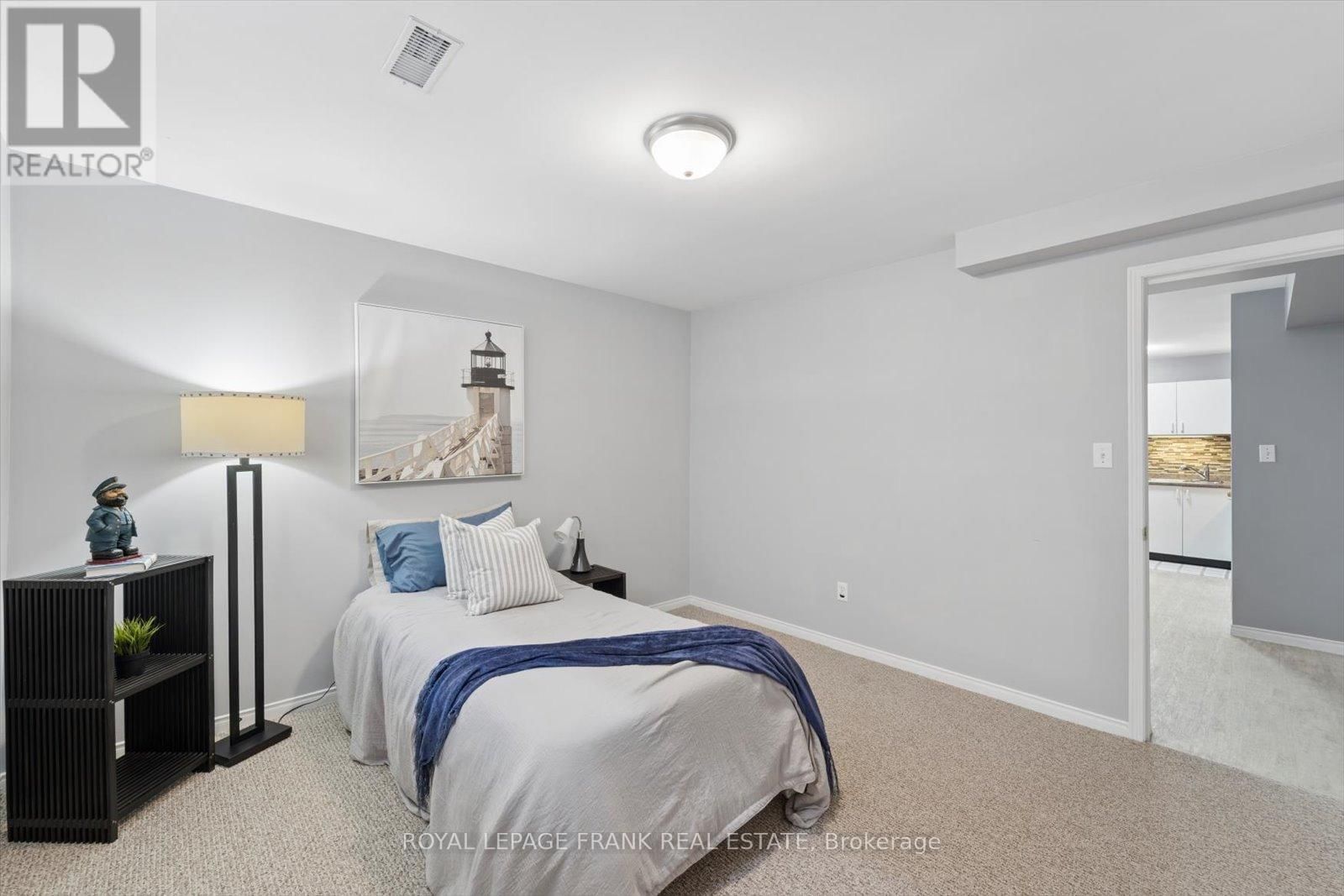 10 OLYMPIA COURT Image 36