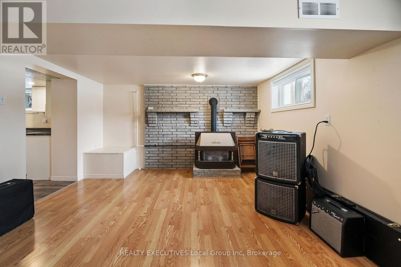 100 CAMPBELL AVENUE Image 27