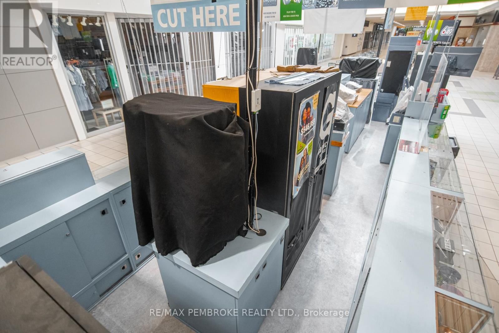 1100 PEMBROKE STREET EAST Image 16