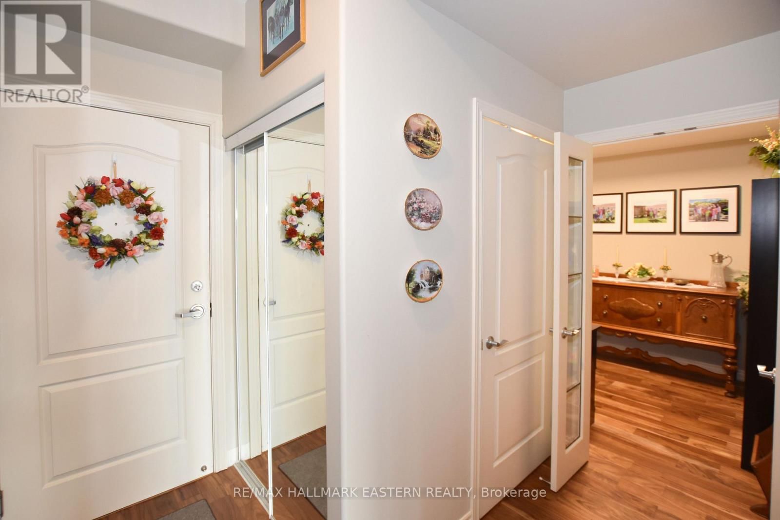 PH10 - 869 CLONSILLA AVENUE Image 14