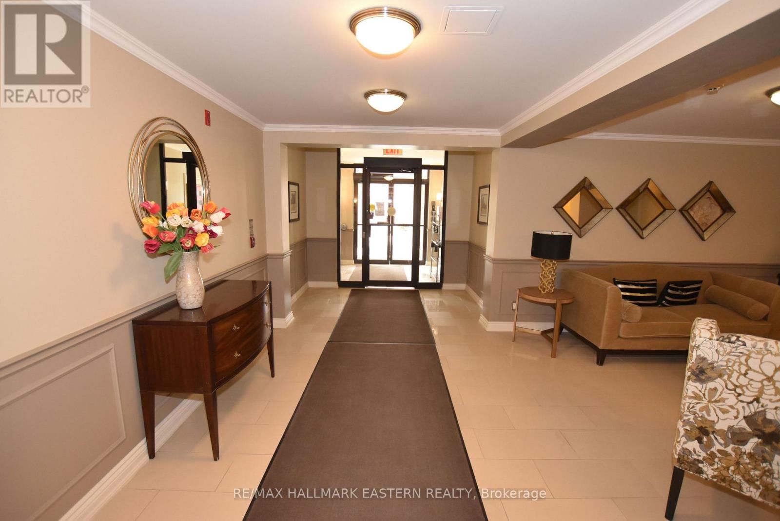 PH10 - 869 CLONSILLA AVENUE Image 4