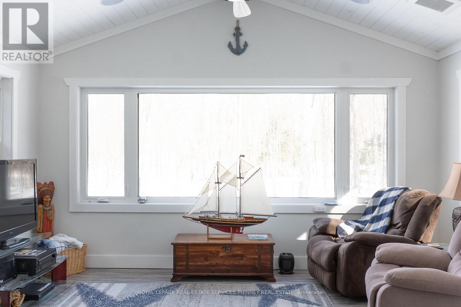 1068 XAVIER STREET Image 19