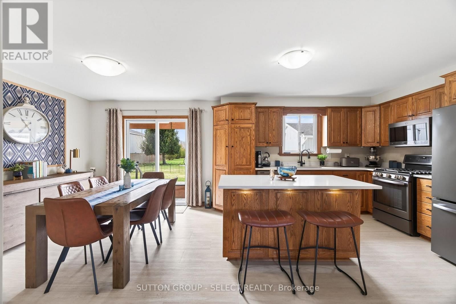 51169 CLINTON STREET Image 15