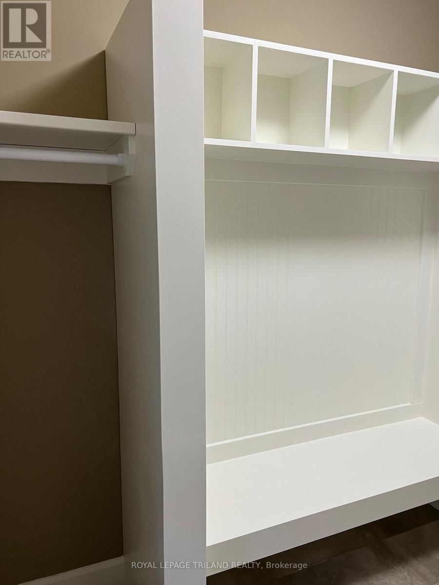 253 BOARDWALK WAY Image 36