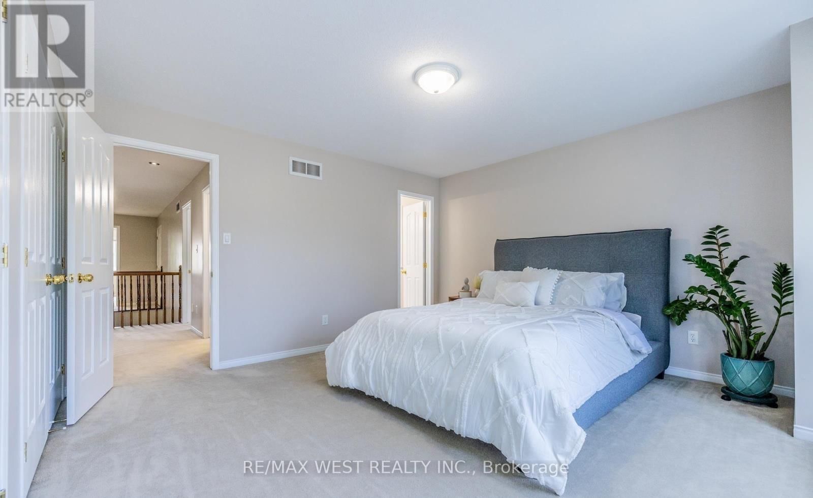 214 CASTLEGARTH CRESCENT Image 15