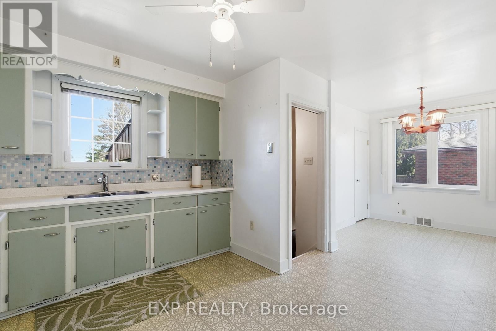 5893 CARMAN STREET Image 16