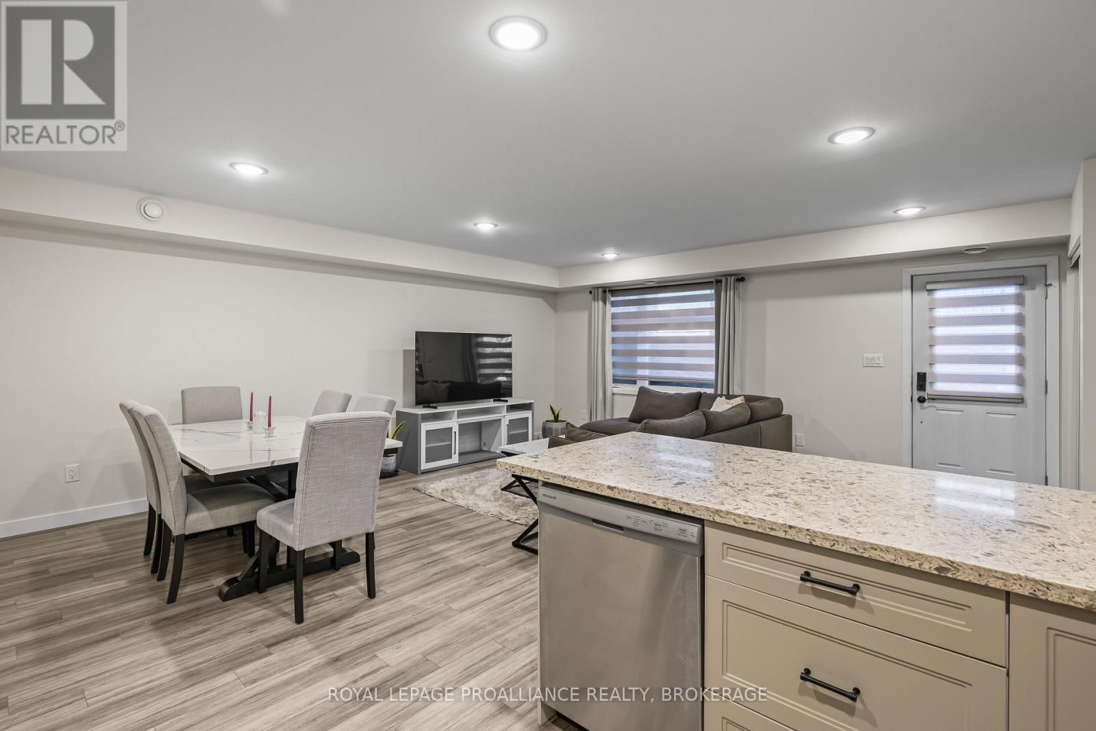 105 - 809 DEVELOPMENT DRIVE Image 10