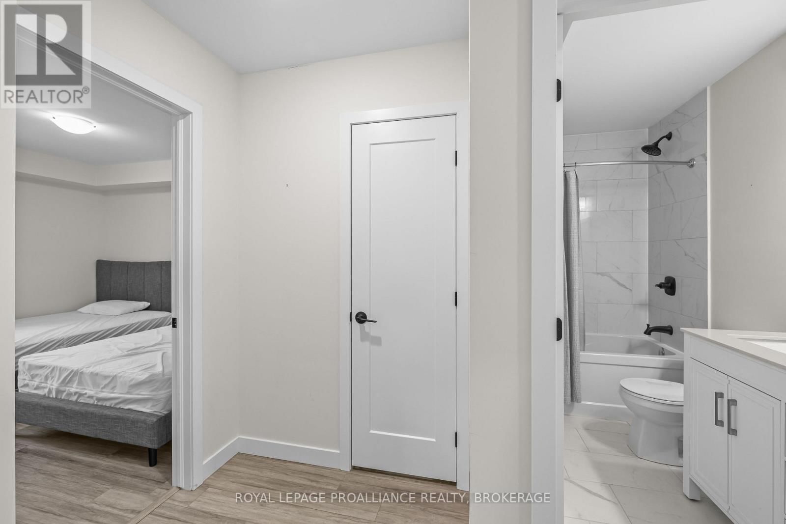 105 - 809 DEVELOPMENT DRIVE Image 14