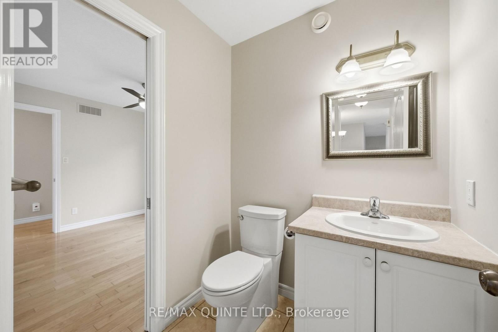 24 BRITTON PLACE Image 36