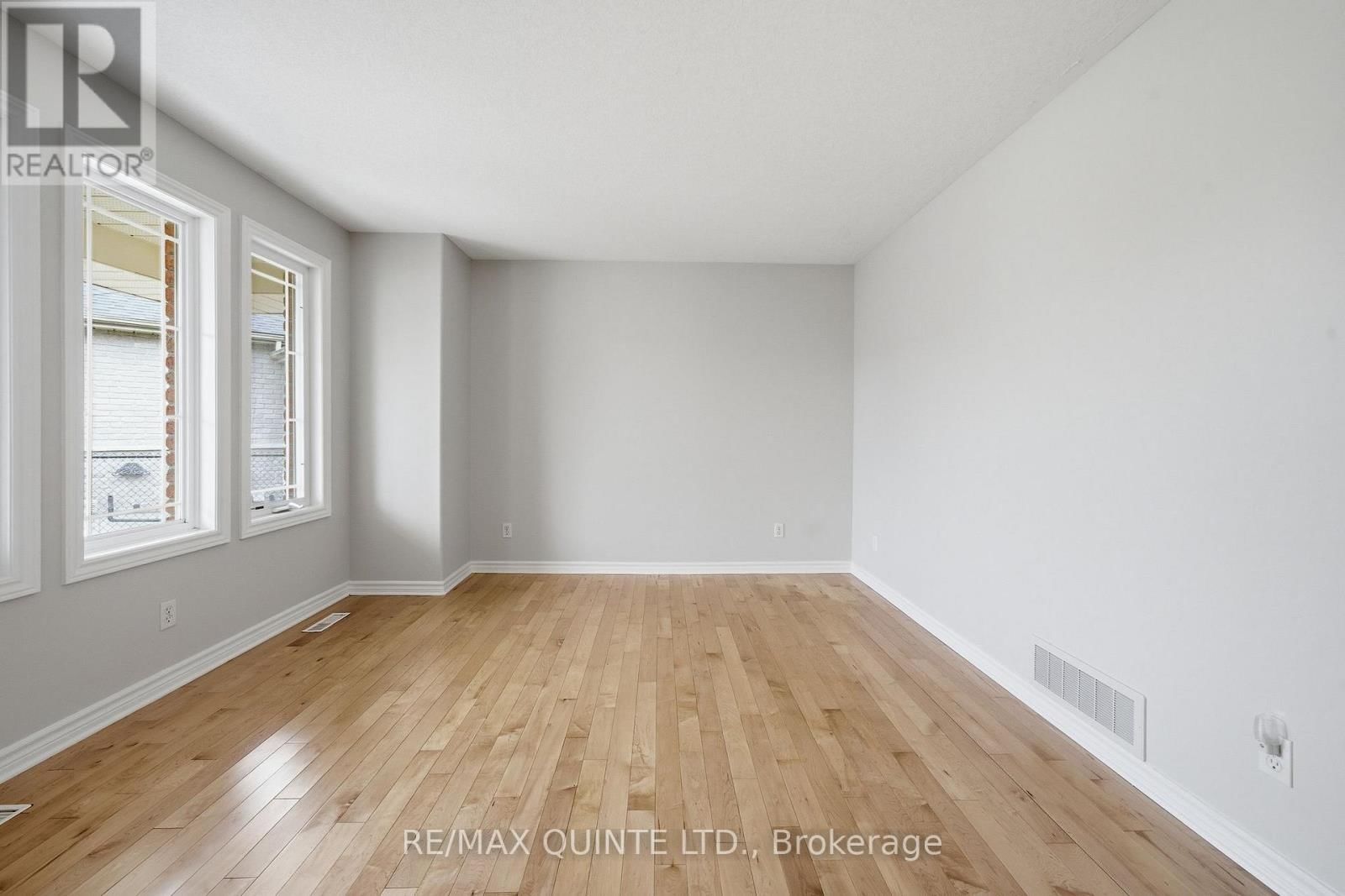 24 BRITTON PLACE Image 8