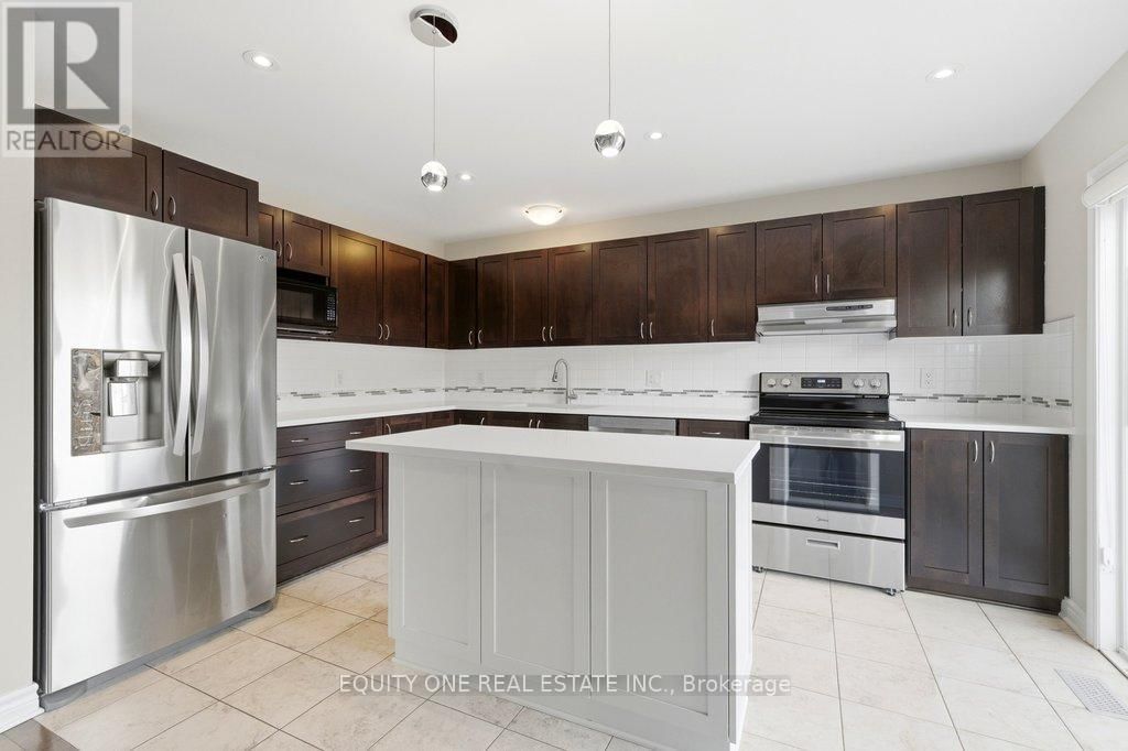 132 ONYX CRESCENT Image 14