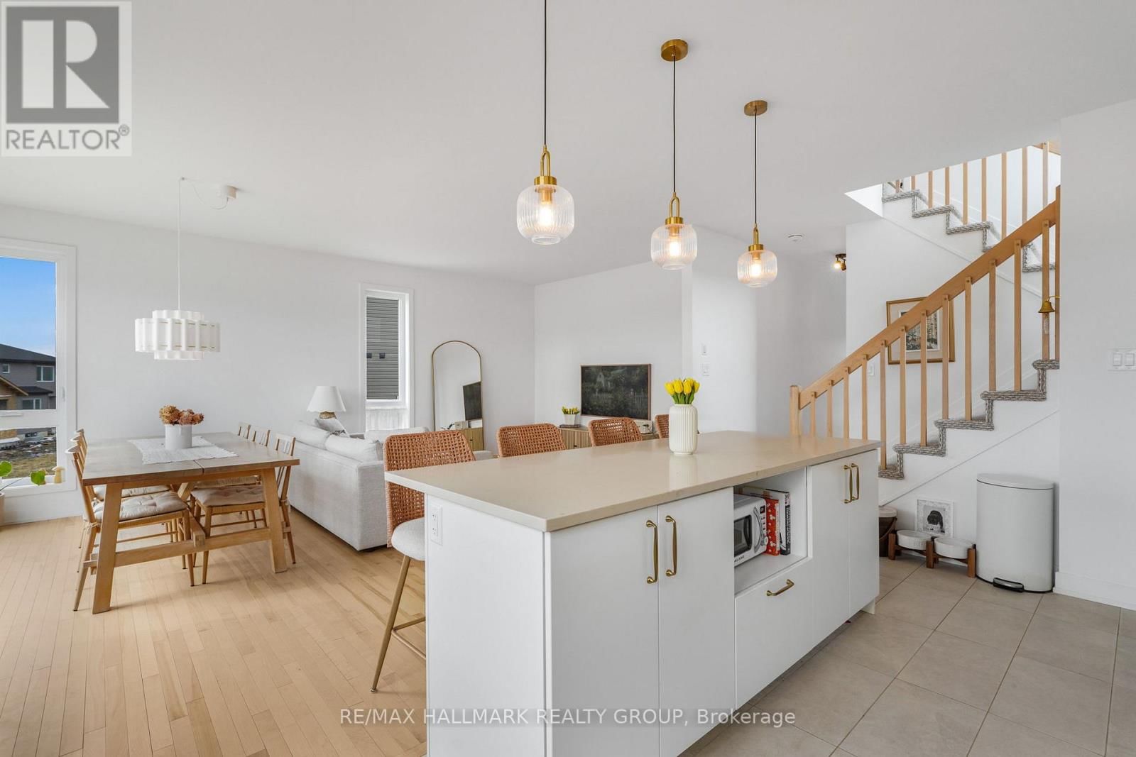 1356 DIAMOND STREET Image 8