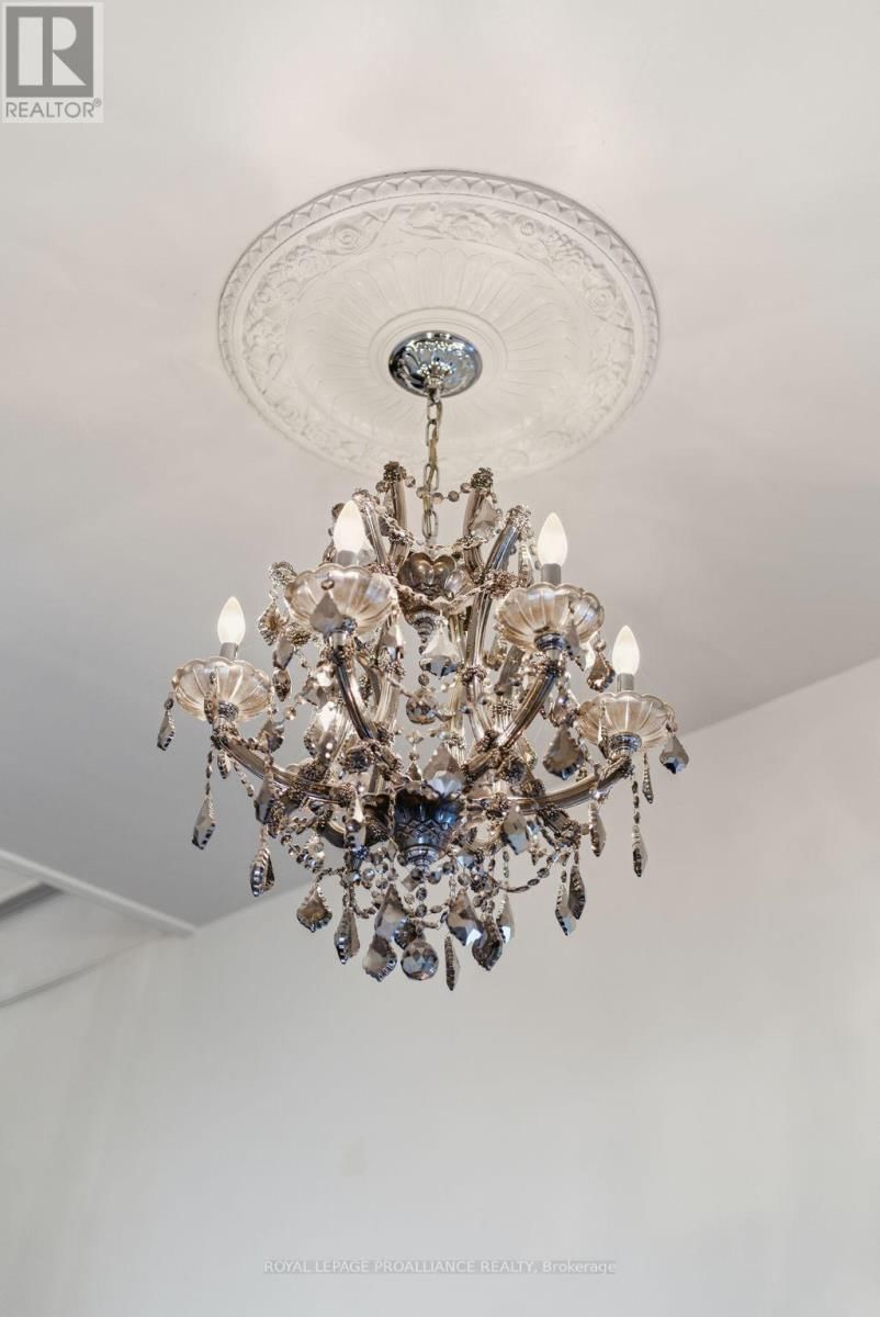 219 CHARLES STREET Image 15