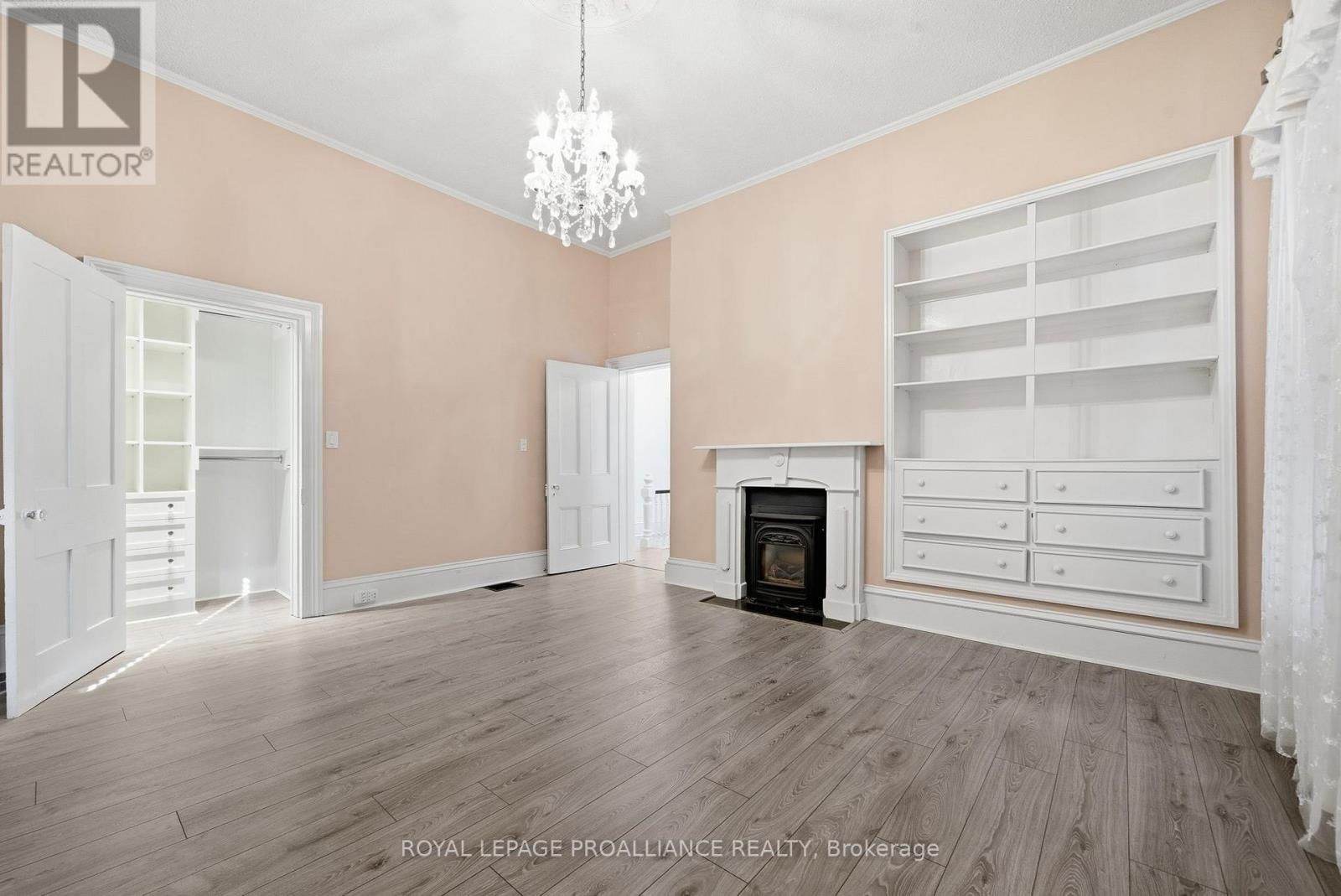 219 CHARLES STREET Image 41