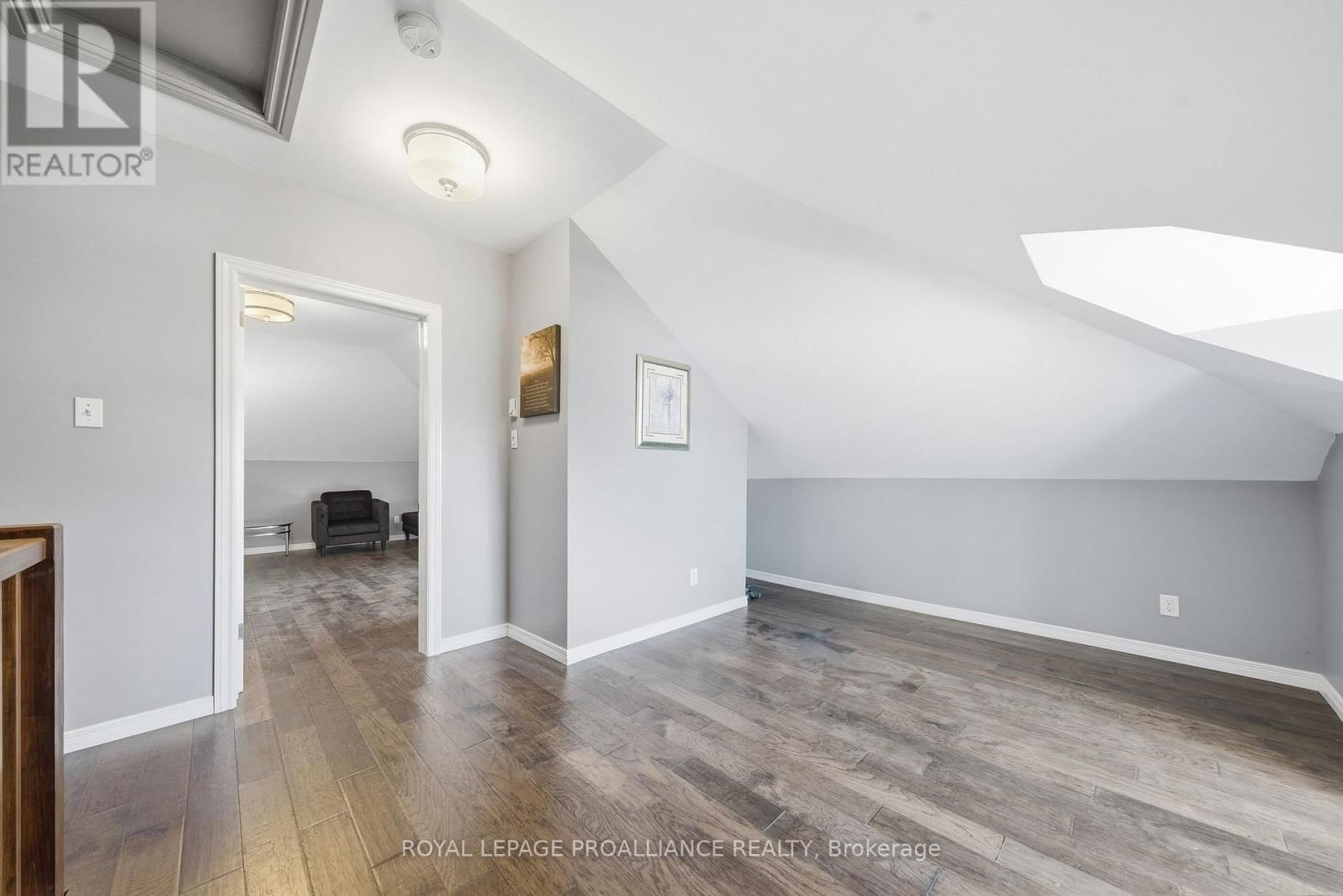 219 CHARLES STREET Image 42