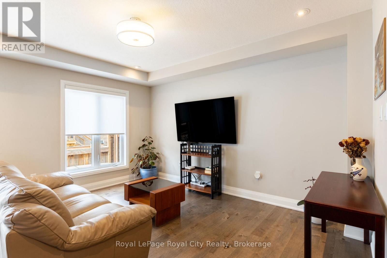 65 ABERDEEN STREET Image 16