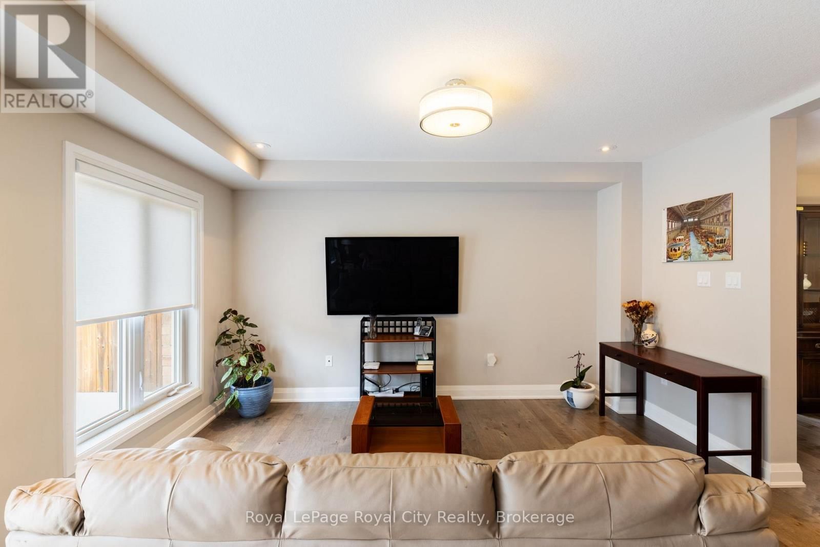 65 ABERDEEN STREET Image 17